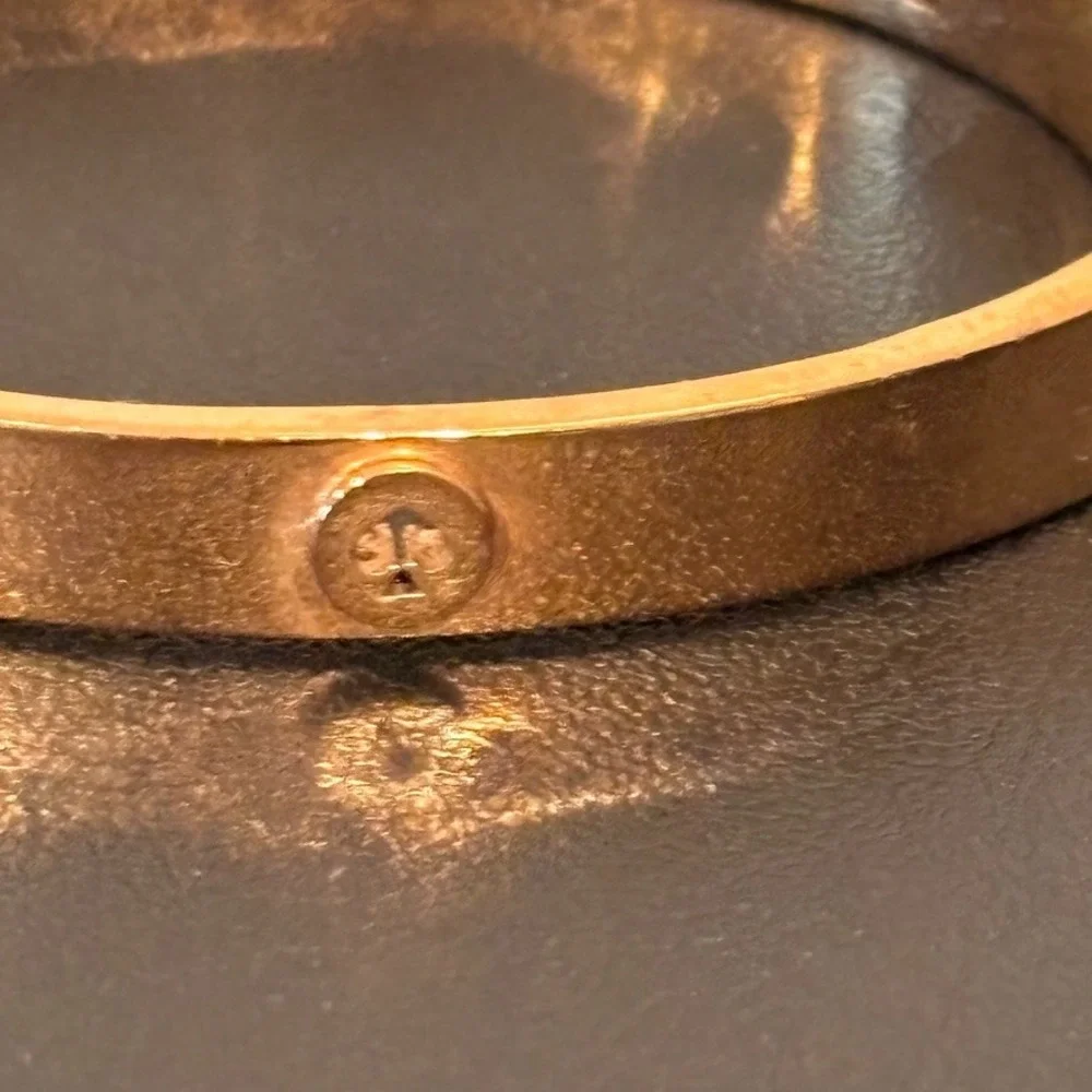 Kate Spade spot the spade studded hinge bangle bracelet gold size 6.75 - Picture 2 of 9